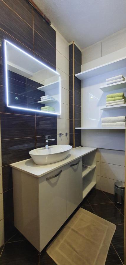 Apartments Lucic سلوني الغرفة الصورة