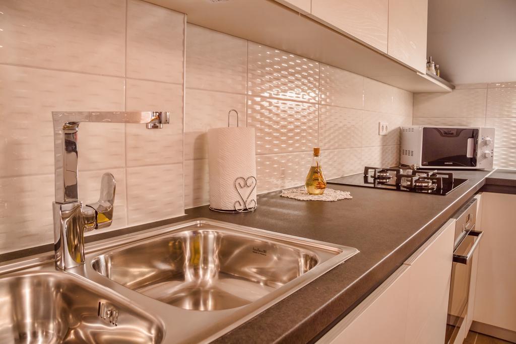 Apartments Lucic سلوني الغرفة الصورة