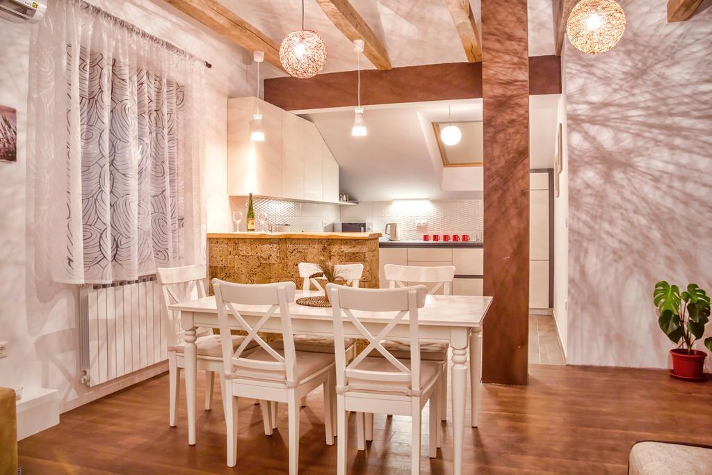 Apartments Lucic سلوني الغرفة الصورة