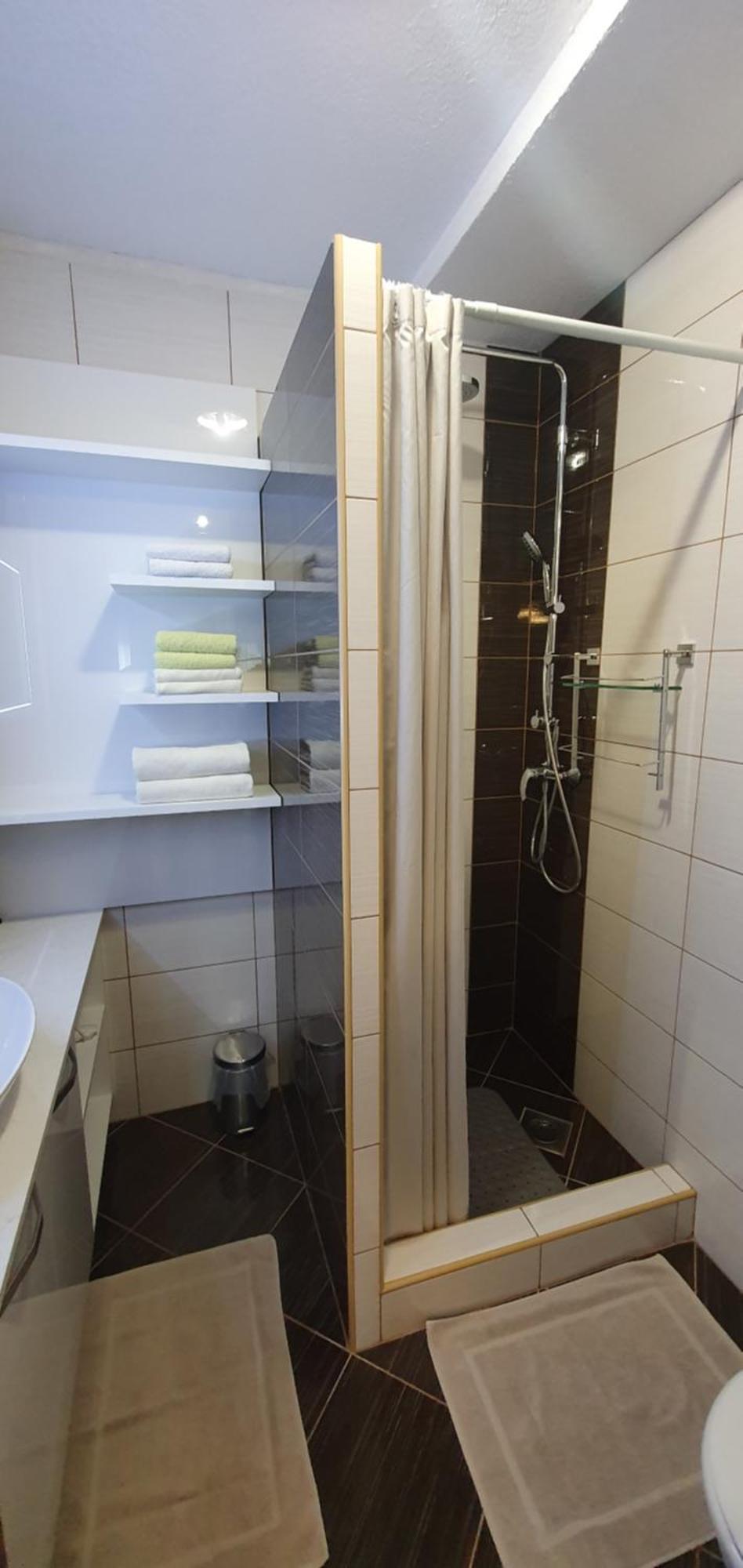 Apartments Lucic سلوني الغرفة الصورة